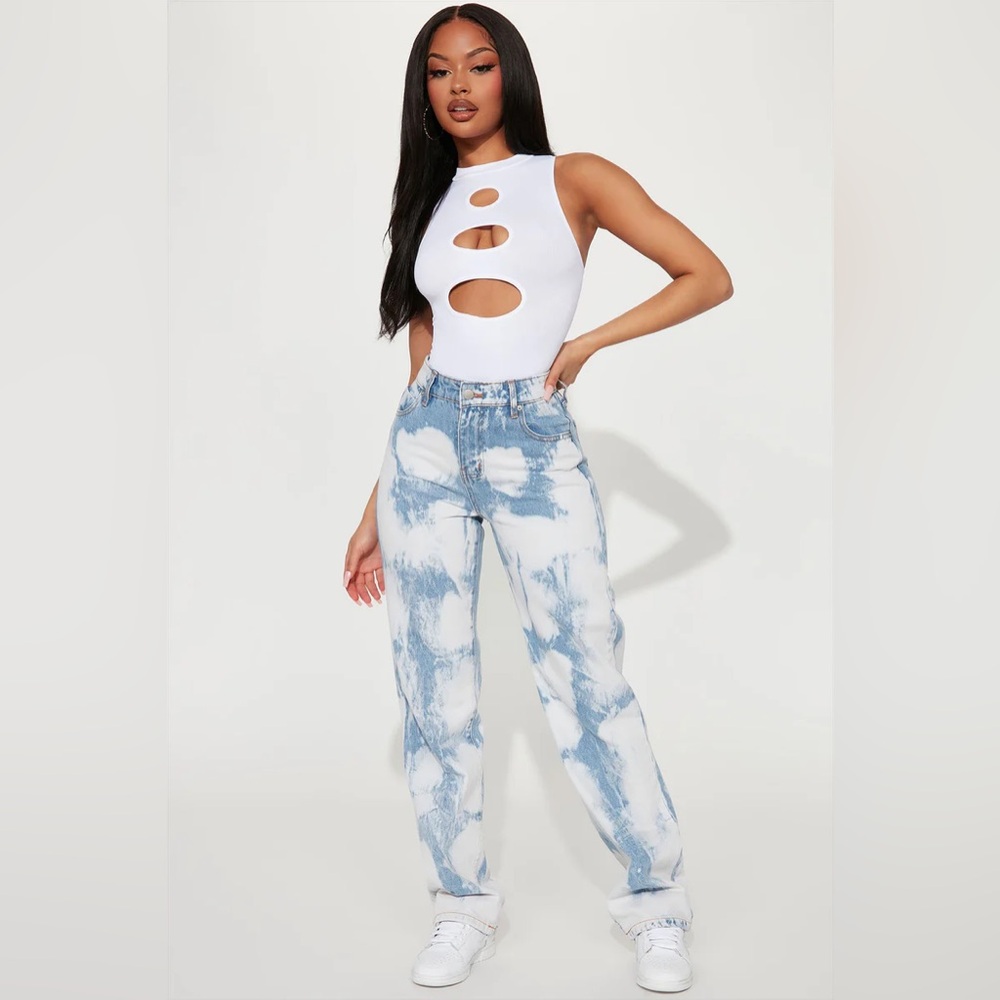 Cloudy High Rise Straight Leg Jeans - White/Blue